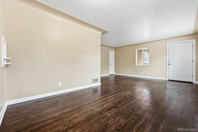 1717 Clinton Street, Aurora, CO 80010