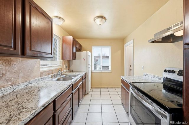 1717 Clinton Street, Aurora, CO 80010