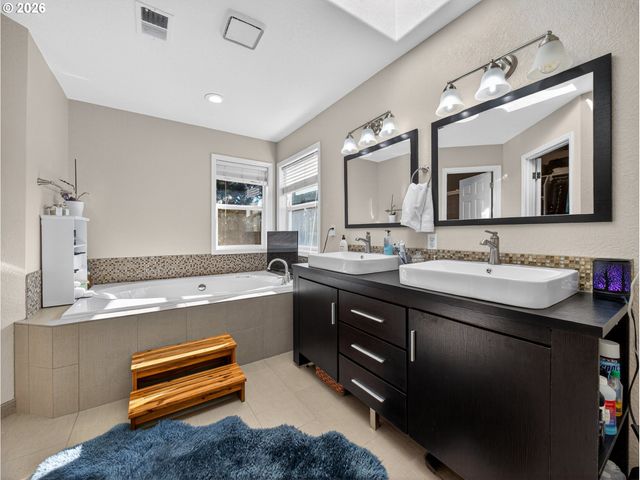 16431 Sw TIMBERLAND Dr, Beaverton, OR 97007