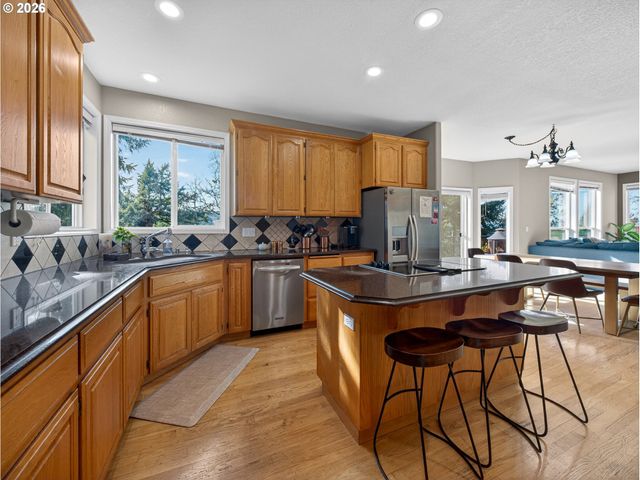 16431 Sw TIMBERLAND Dr, Beaverton, OR 97007