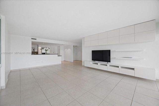 199 Ocean Lane Drive 911, Key Biscayne, FL 33149
