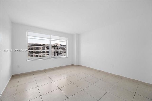 199 Ocean Lane Drive 911, Key Biscayne, FL 33149