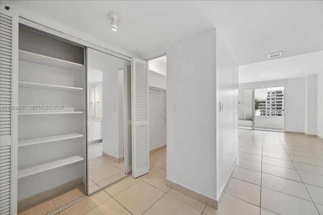 199 Ocean Lane Drive 911, Key Biscayne, FL 33149