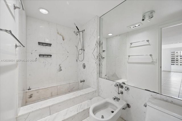 199 Ocean Lane Drive 911, Key Biscayne, FL 33149