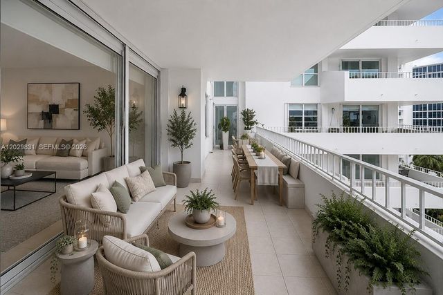 199 Ocean Lane Drive 911, Key Biscayne, FL 33149