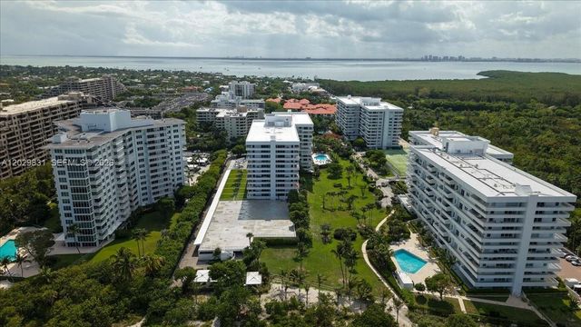 199 Ocean Lane Drive 911, Key Biscayne, FL 33149