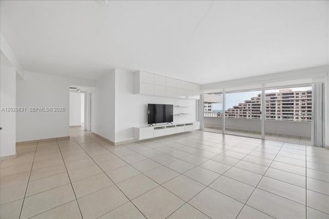 199 Ocean Lane Drive 911, Key Biscayne, FL 33149