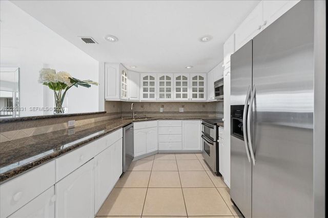 199 Ocean Lane Drive 911, Key Biscayne, FL 33149