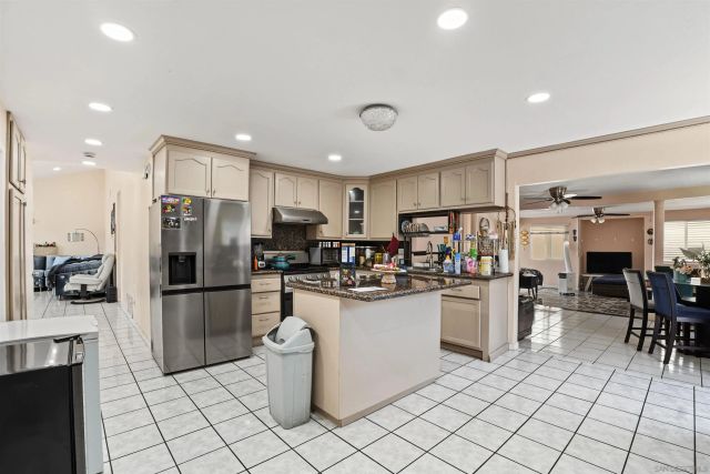 2539 TRACE RD, Spring Valley, CA 91978
