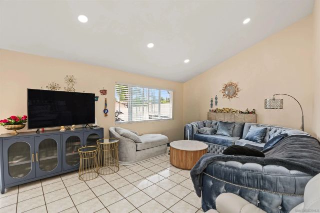 2539 TRACE RD, Spring Valley, CA 91978