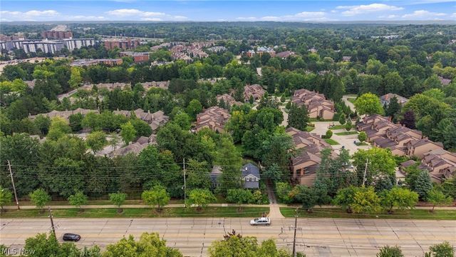 2389 Richmond Road, Beachwood, OH 44122