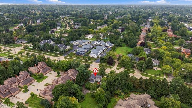 2389 Richmond Road, Beachwood, OH 44122