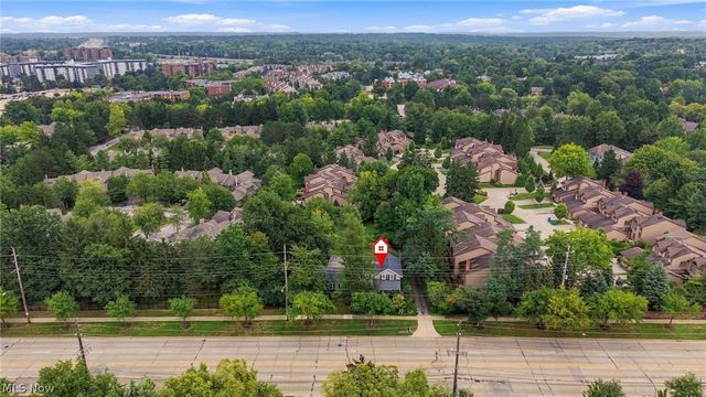 2389 Richmond Road, Beachwood, OH 44122
