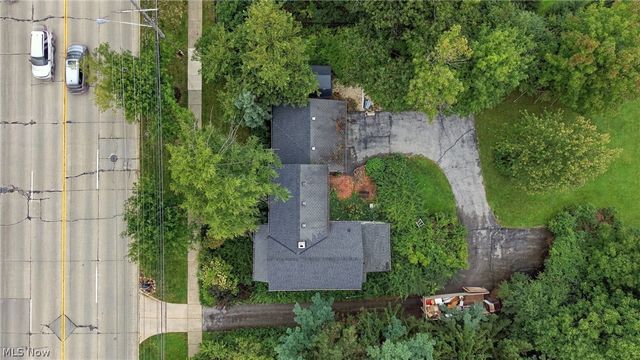 2389 Richmond Road, Beachwood, OH 44122