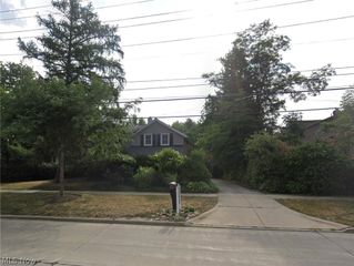 2389 Richmond Road, Beachwood, OH 44122