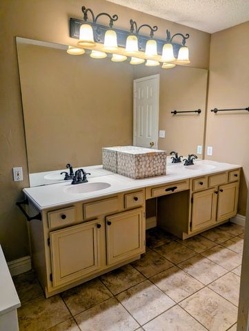 101 Silktree Court, Lake Dallas, TX 75065