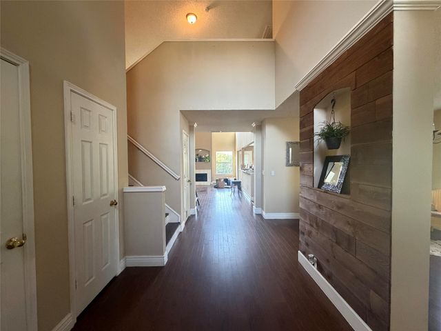 101 Silktree Court, Lake Dallas, TX 75065