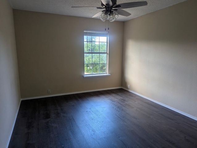 101 Silktree Court, Lake Dallas, TX 75065