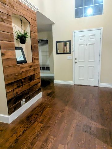 101 Silktree Court, Lake Dallas, TX 75065