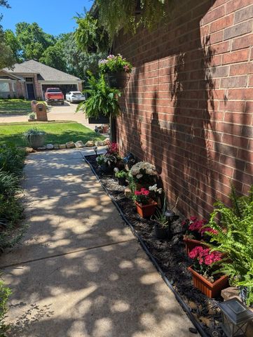 101 Silktree Court, Lake Dallas, TX 75065