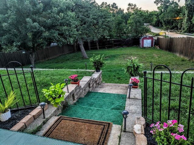 101 Silktree Court, Lake Dallas, TX 75065