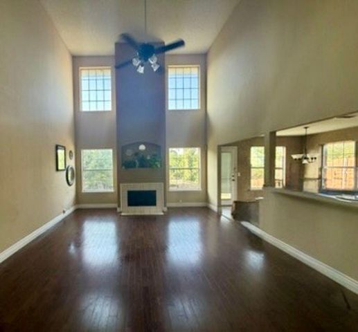 101 Silktree Court, Lake Dallas, TX 75065
