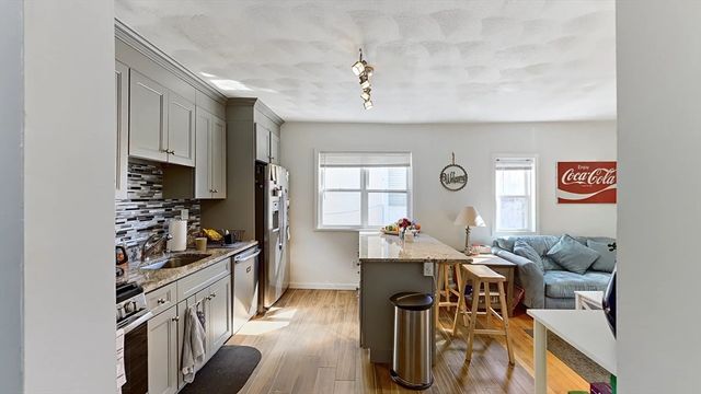 50 Derby St 3, Somerville, MA 02144