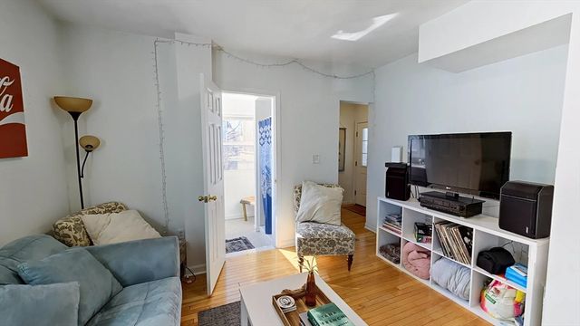 50 Derby St 3, Somerville, MA 02144