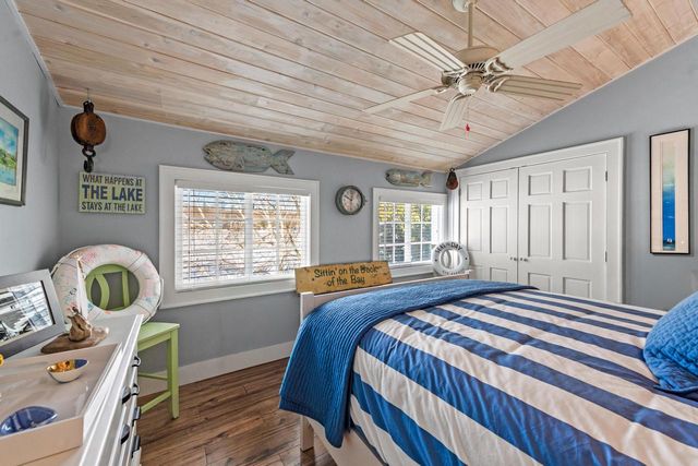 5523 Peninsula DRIVE, West Bend, WI 53095