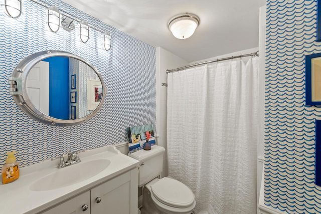 5523 Peninsula DRIVE, West Bend, WI 53095