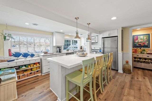 5523 Peninsula DRIVE, West Bend, WI 53095