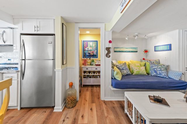 5523 Peninsula DRIVE, West Bend, WI 53095