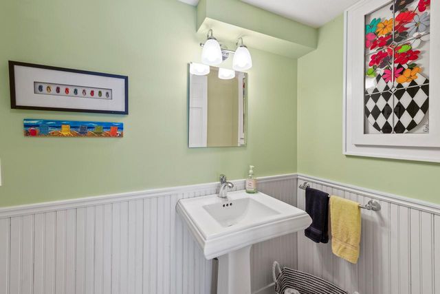 5523 Peninsula DRIVE, West Bend, WI 53095