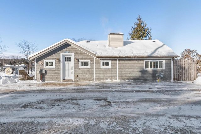 5523 Peninsula DRIVE, West Bend, WI 53095