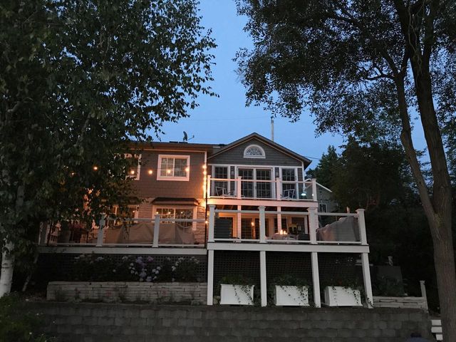 5523 Peninsula DRIVE, West Bend, WI 53095