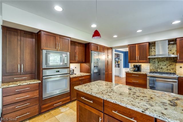 2295 Woodpark Road, Akron, OH 44333