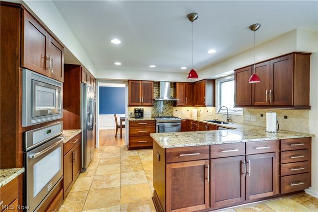 2295 Woodpark Road, Akron, OH 44333