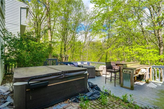 2295 Woodpark Road, Akron, OH 44333
