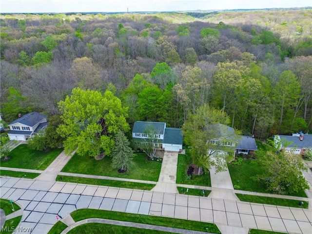 2295 Woodpark Road, Akron, OH 44333