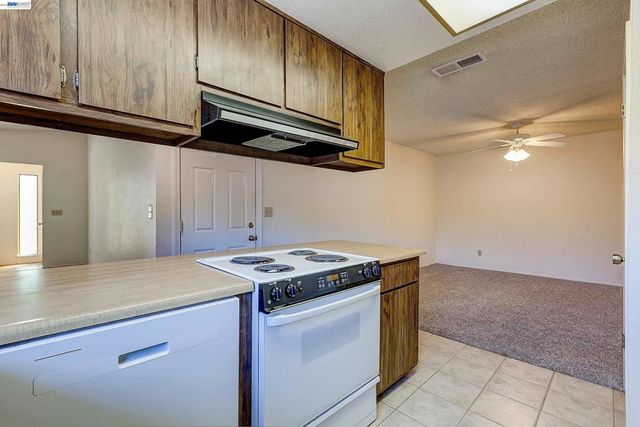 1959 Inglis Way, Roseville, CA 95678