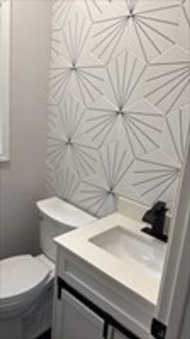 405 Granite St, Worcester, MA 01607