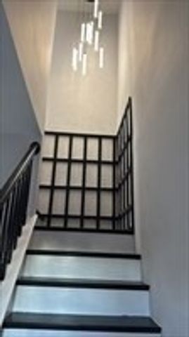 405 Granite St, Worcester, MA 01607