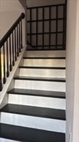 405 Granite St, Worcester, MA 01607