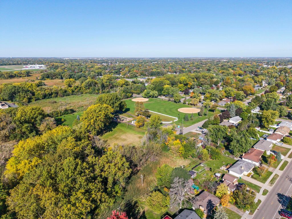 5843 June Avenue N, Brooklyn Center, MN 55429 — photo 2