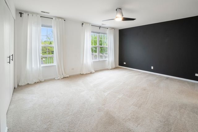 609 Arbor Circle 609, Lakemoor, IL 60051