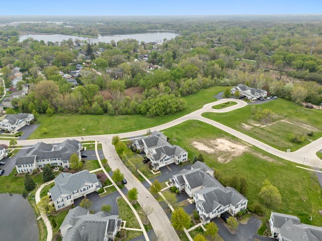 609 Arbor Circle 609, Lakemoor, IL 60051