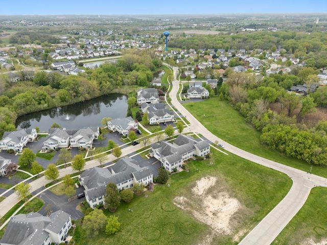 609 Arbor Circle 609, Lakemoor, IL 60051