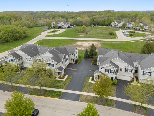 609 Arbor Circle 609, Lakemoor, IL 60051