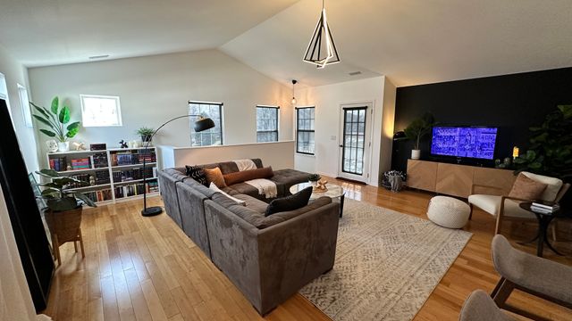 609 Arbor Circle 609, Lakemoor, IL 60051