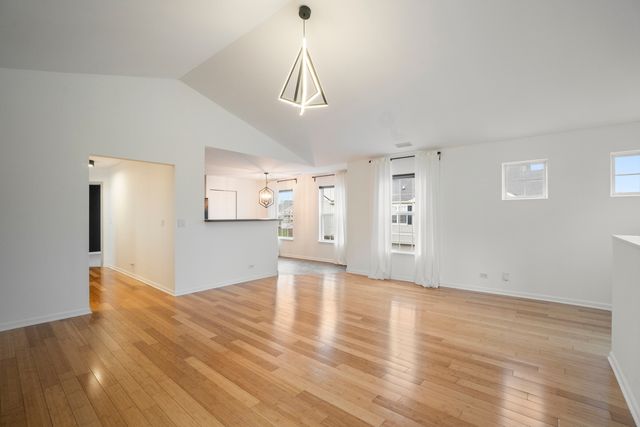 609 Arbor Circle 609, Lakemoor, IL 60051